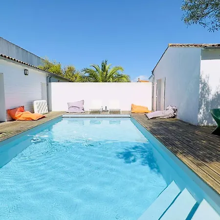 Superbe Avec Piscine Dans Le Village Saint-Clément-des-Baleines