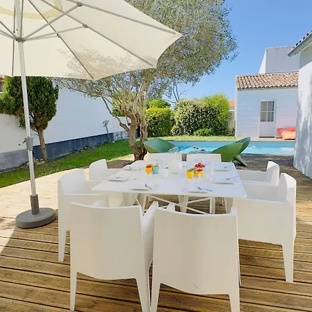 Superbe Avec Piscine Dans Le Village