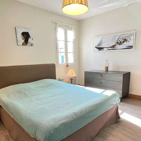 Superbe Avec Piscine Dans Le Village Villa *