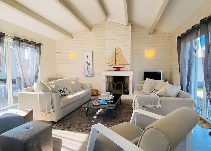 Villa Superbe Avec Piscine Dans Le Village