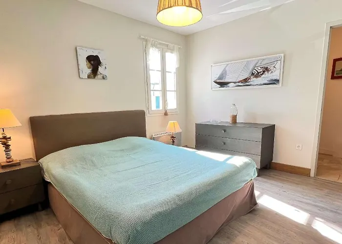 Superbe Avec Piscine Dans Le Village Villa *